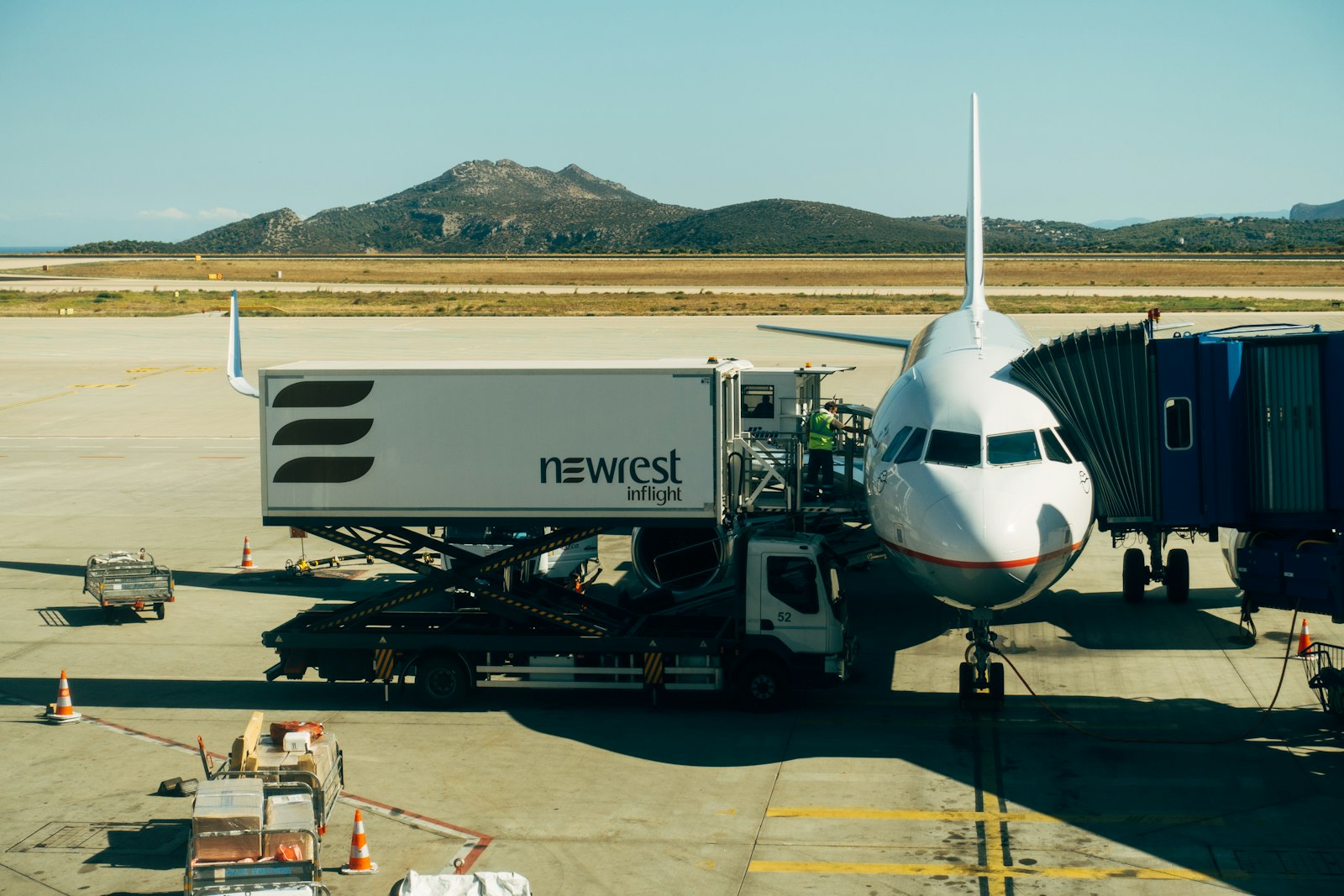 Avion de fret sur le tarmac